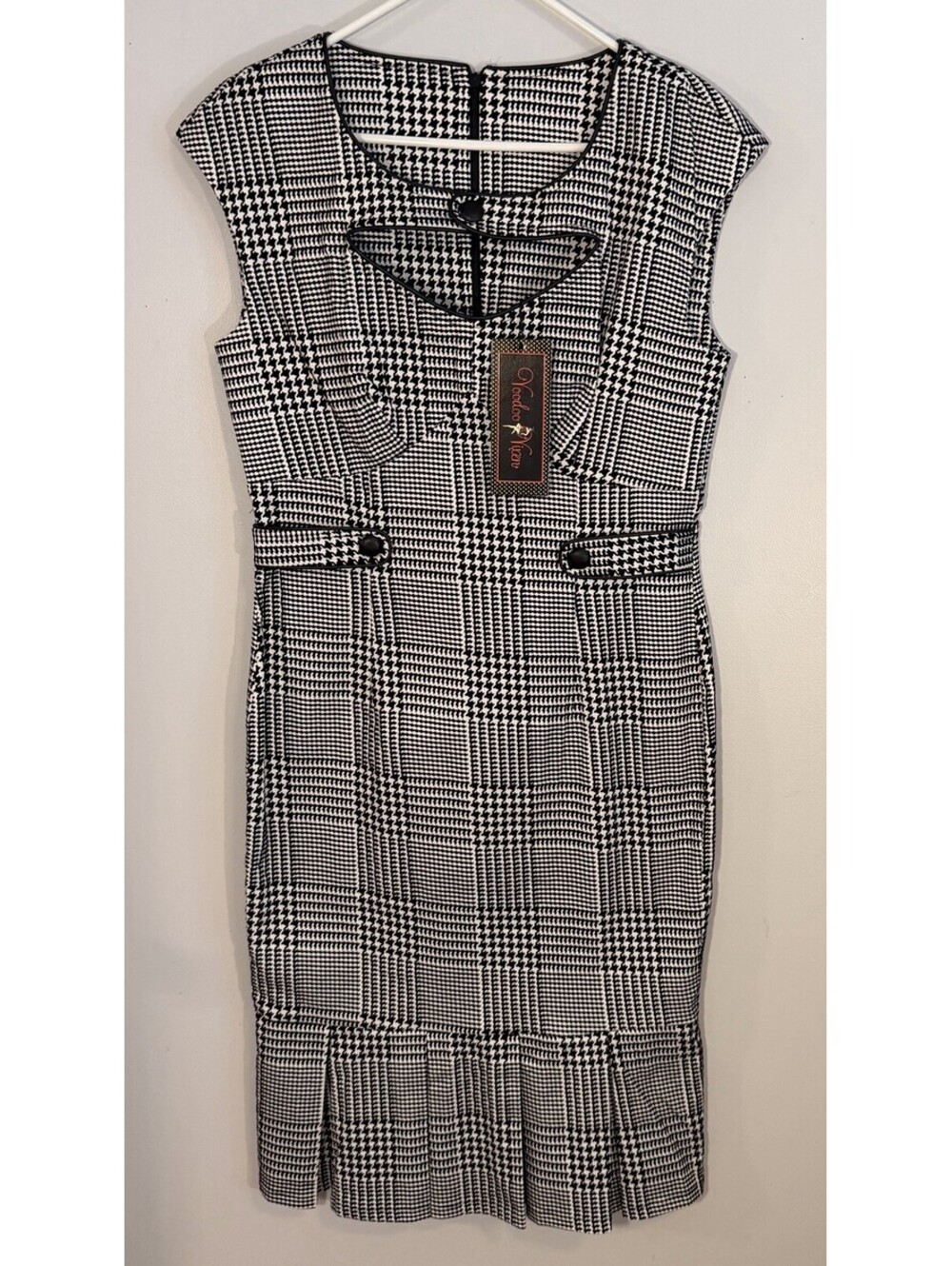 Voodoo Vixen Houndstooth Plaid Sheath Dress B & W Cap Sleeve Keyhole Whimigoth L